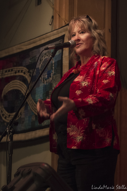 Acoustic Harvest Presents